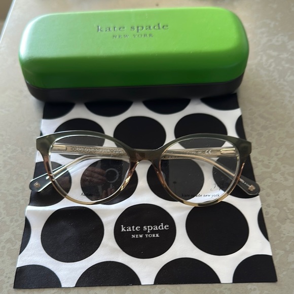 Kate Spade Irene Glass with Green Case - Picture 1 of 3